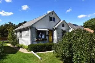 937 S 102nd St, West Allis, WI 53214 - Photo 1