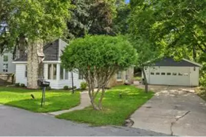 W330N6304  Hasslinger Dr, Merton, WI 53058 - Photo 1