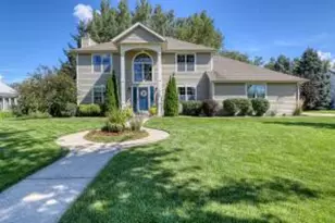 429 Westfield Way, Pewaukee, WI 53072 - Photo 1