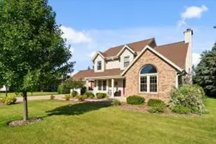 W144N10832 Lincoln Dr, Germantown, WI 53022 - Photo 1