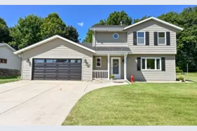 W207N17193  Parkview Dr, Jackson, WI 53037 - Photo 1