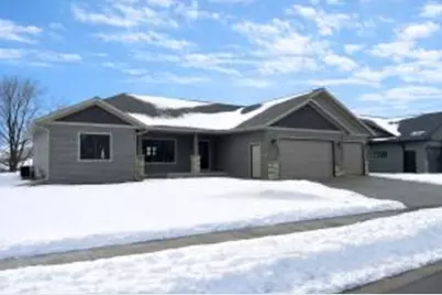 940  Crockett Dr, Holmen, WI 54636 - Photo 1