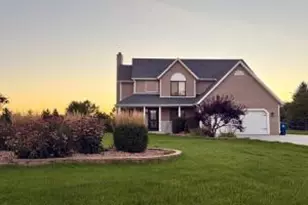 N6194 Colonial Ct, Sheboygan, WI 53083 - Photo 1