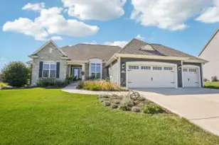 W125N11011 Strawgrass Ln, Germantown, WI 53022 - Photo 1