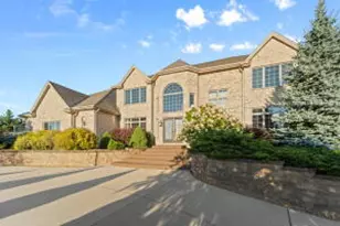 7444 S Stone Hedge Dr, Franklin, WI 53132 - Photo 1