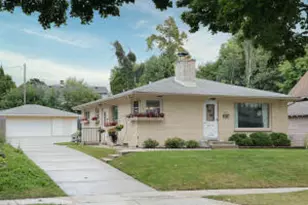 9458 W Mitchell St, West Allis, WI 53214 - Photo 1