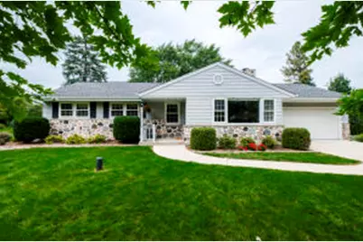 12820  Winthrop Ct, Brookfield, WI 53005 - Photo 1