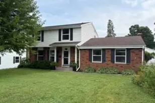 609 Braewood Dr, Racine, WI 53185 - Photo 1