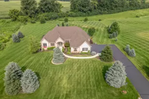 12575 N Hawks Glen Ct, Mequon, WI 53097 - Photo 1