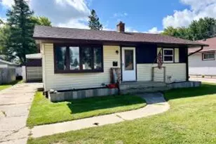 3715 Custer St, Manitowoc, WI 54220 - Photo 1