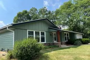 7573 Chapel Hill Ct, Franklin, WI 53132 - Photo 1