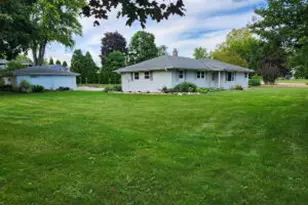 21521 W Woodland Dr, New Berlin, WI 53146 - Photo 1