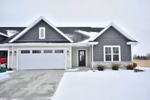 1121 Elderberry Rd, Oconomowoc, WI 53066 - Photo 1