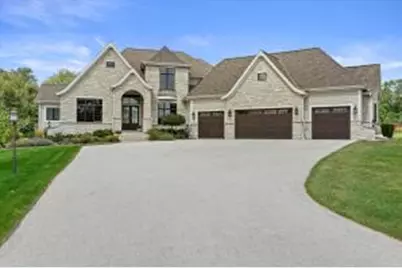 W336S981  Riemer Ct, Delafield, WI 53066 - Photo 1