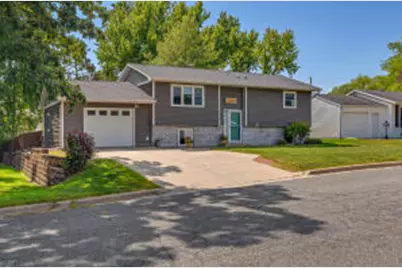 1028  Well St, Onalaska, WI 54650 - Photo 1