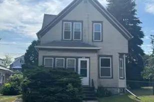 427 Michigan Ave, South Milwaukee, WI 53172 - Photo 1