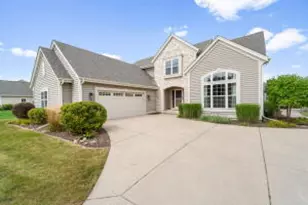 608 Prairie Hill Ave, Mukwonago, WI 53149 - Photo 1