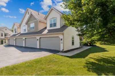 8521 S Stratford Rd, Oak Creek, WI 53154 - Photo 1