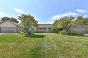 16727 W Observatory Rd, New Berlin, WI 53151 - Photo 1