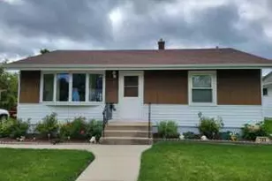 732 Pennsylvania Ave, West Bend, WI 53095 - Photo 1