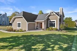 3812 W Jerelin Dr, Franklin, WI 53132 - Photo 1