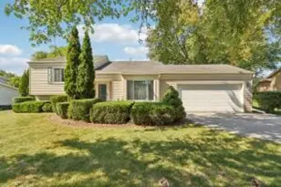 377 Briar Ct, Pewaukee, WI 53072 - Photo 1