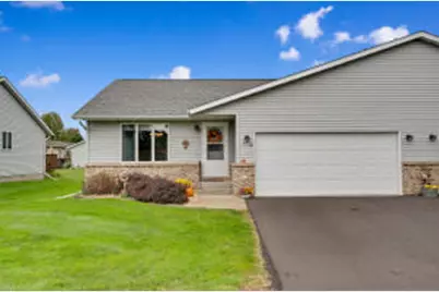 917  Northern Sands Pl, Onalaska, WI 54650 - Photo 1