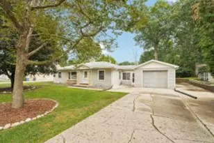 1330 Parkway Dr, Brookfield, WI 53005 - Photo 1