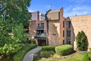 3942 N Oakland Ave, Shorewood, WI 53211 - Photo 1