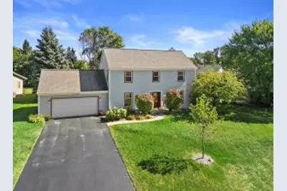 W225N2516  Alderwood Ln, Pewaukee, WI 53186 - Photo 1