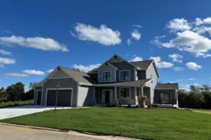 S54W25403 Pebble Brk Ct, Waukesha, WI 53189 - Photo 1
