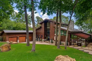 1555 Crescent Hills Dr, La Crescent, MN 55947 - Photo 1