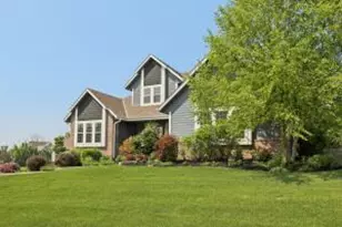 N60W13464 Tall Oak Ct, Menomonee Falls, WI 53051 - Photo 1