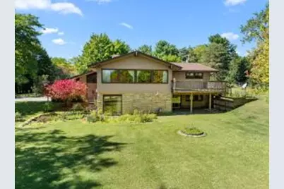 W336N877  Meadow Ln, Delafield, WI 53018 - Photo 1