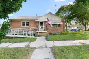 1921 Garfield Ave, Sheboygan, WI 53081 - Photo 1