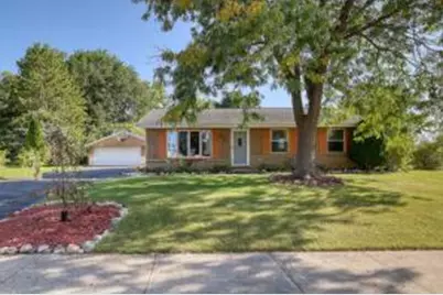 925  Lenora Ct, West Bend, WI 53090 - Photo 1