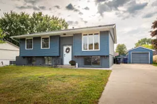 215 16th Ave, Onalaska, WI 54650 - Photo 1