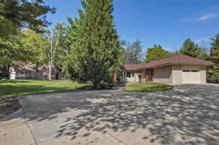 1470 Allen Rd, Oconomowoc, WI 53066 - Photo 1