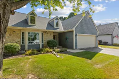 W52N116  Pioneer Ct, Cedarburg, WI 53012 - Photo 1