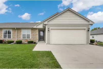 639  Farmstead Ct, Slinger, WI 53086 - Photo 1