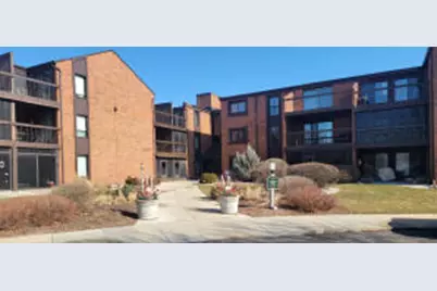 6100 W Stonehedge Dr, Greenfield, WI 53220 - Photo 1