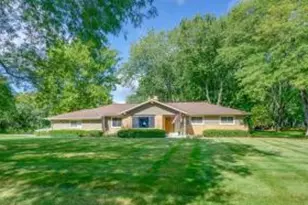 2820 W St James Ln, Mequon, WI 53092 - Photo 1