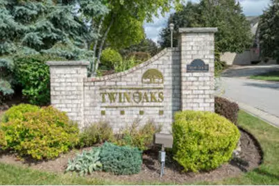 8629 S Country Club Dr, Franklin, WI 53132 - Photo 1