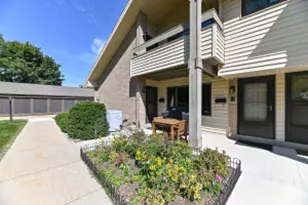 1611 S Carriage Ln, New Berlin, WI 53151 - Photo 1