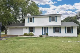 2215 Avalon Dr, Waukesha, WI 53186 - Photo 1