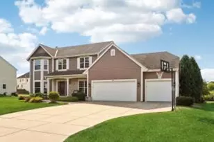 4923 W Devinshire Dr, Franklin, WI 53132 - Photo 1