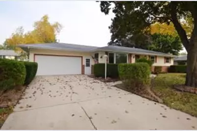 1252 W Laurel St, Whitewater, WI 53190 - Photo 1