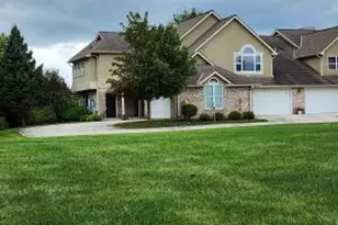 9135 W Elm Ct, Franklin, WI 53132 - Photo 1