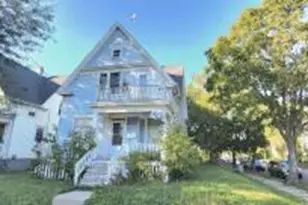 330 E Chambers St, Milwaukee, WI 53212 - Photo 1