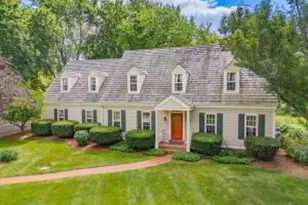 N7W29595 Thames Ct, Delafield, WI 53188 - Photo 1